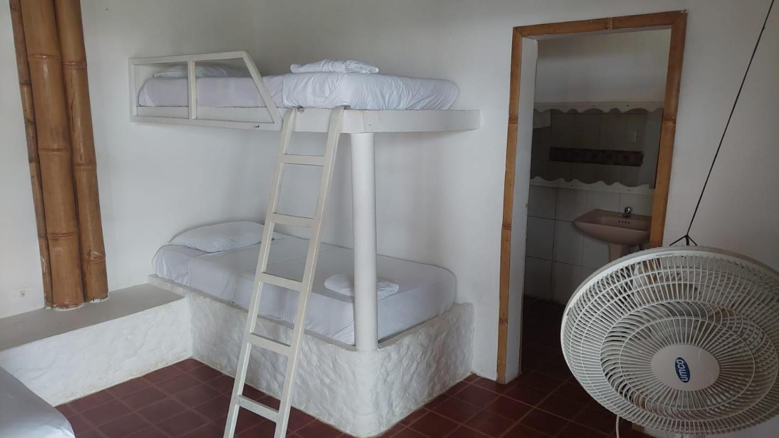 ホテル Caramba Hospedaje トンスパ 部屋 写真